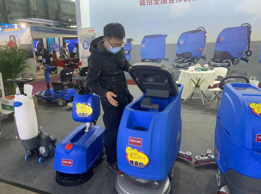 龙岩坦洁洗地机公司致力于电动洗地机的生产、销售和服务百家